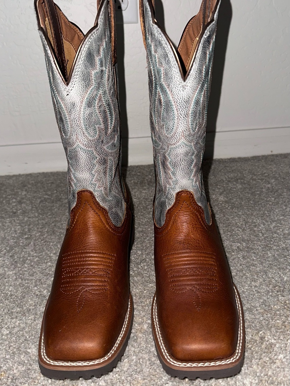 NWOT- Ariat Hybrid Ranchwork Worn Denim Western Cowboy Boots Brown Blue 7B